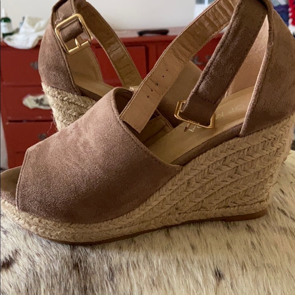 Wedges - Picture 2 of 7